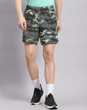 men camouflage print regular fit bermuda shorts