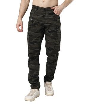 men camouflage print relaxed fit cargo pants