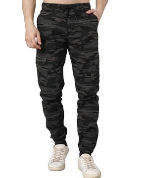 men camouflage print relaxed fit jogger pants