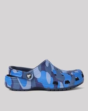 men camouflage print slingback clogs