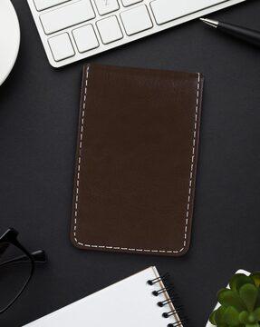 men card holder with magnetic shut button