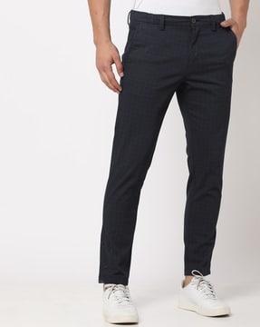 men checked flat-front cropped fit trousers