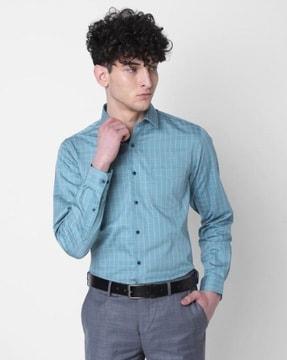 men checked regular fit shirt with patch pocket