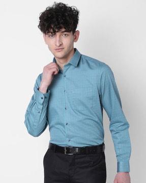 men checked regular fit shirt with patch pocket