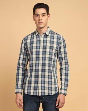 men checked regular fit shirt with patch pocket