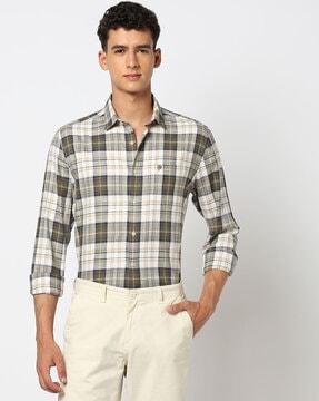 men checked regular fit shirt with patch pocket