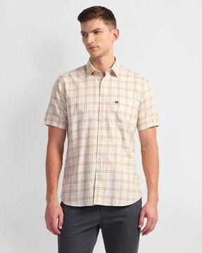 men checked regular fit shirt with patch pocket