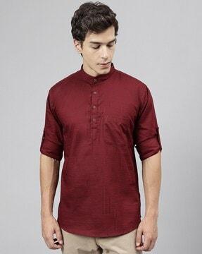 men checked regular fit short kurta with patch pocket