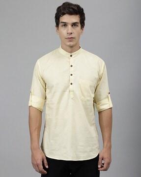 men checked regular fit short kurta with patch pocket