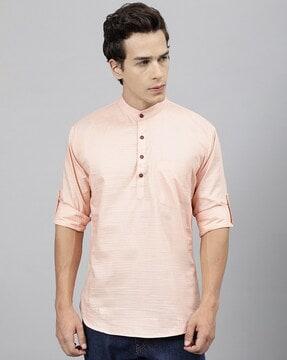 men checked regular fit short kurta with patch pocket