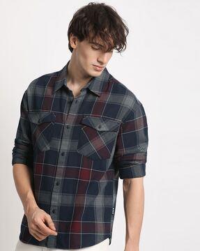 men checked relaxed fit shirt with flip pocket