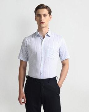 men checked relaxed fit shirt