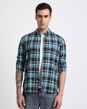 men checked slim fit shirt with patch pocket