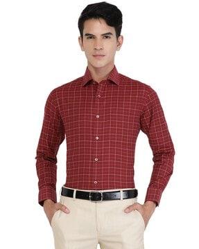 men checked slim fit shirt with patch pocket