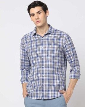 men checked slim fit shirt with patch pocket