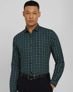 men checked slim fit shirt with patch pocket