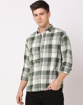 men checked slim fit shirt with patch pocket