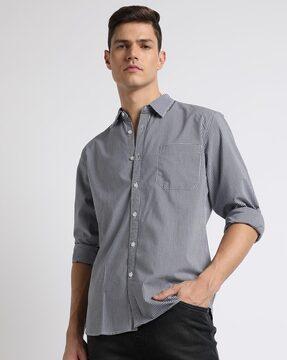 men checked slim fit shirt with patch pocket