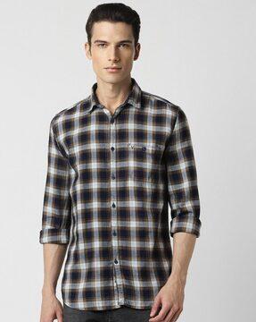 men checked slim fit shirt with patch pocket