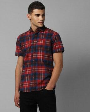 men checked slim fit shirt with patch pocket