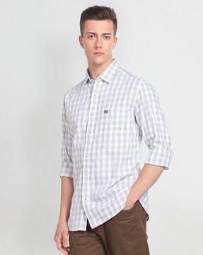 men checked slim fit shirt with patch pocket