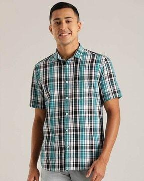 men checked slim fit shirt with patch pocket