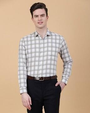 men checked slim fit shirt with patch pocket