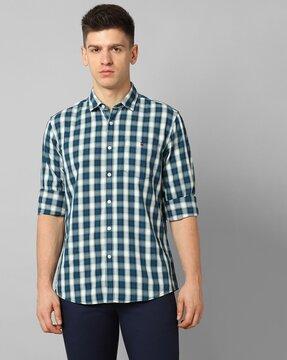 men checked slim fit shirt with patch pocket