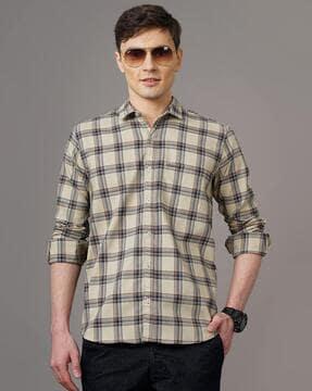 men checked slim fit shirt with spread collar