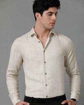 men checked slim fit shirt with spread collar