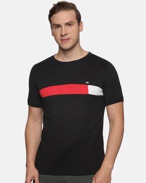 men colour-blocked regular fit t-shirt