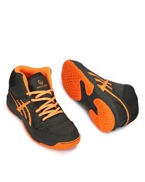 men colourblock lace-up sports shoes