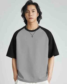 men colourblock loose fit round-neck t-shirt