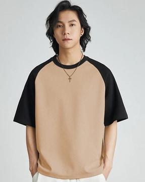 men colourblock loose fit round-neck t-shirt