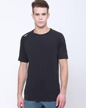 men colourblock regular fit crew-neck t-shirt