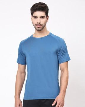 men colourblock regular fit crew-neck t-shirt