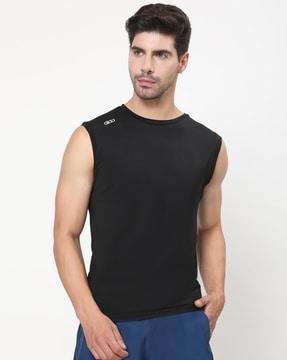 men colourblock regular fit crew-neck t-shirt
