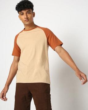 men colourblock regular fit crew-neck t-shirt