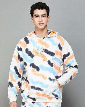 men colourblock regular fit hooded sweatshirt