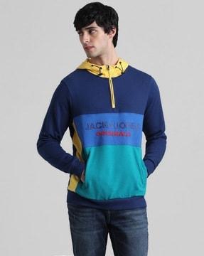 men colourblock regular fit hoodie with insert pockets