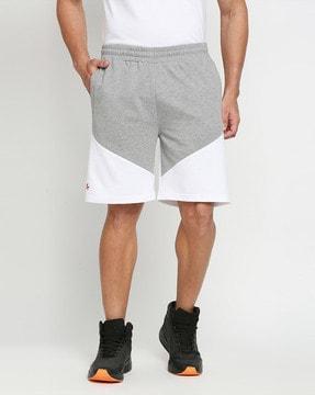 men colourblock regular fit knit shorts with insert pockets