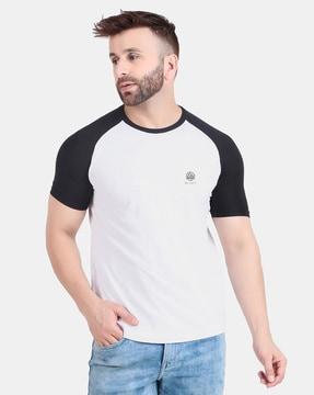 men colourblock regular fit round-neck t-shirt