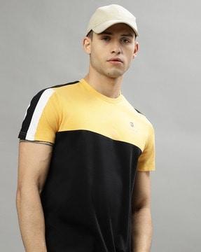 men colourblock regular fit t-shirt with short sleeves