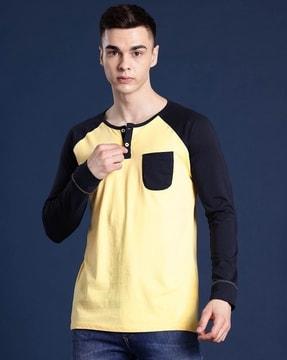 men colourblock slim fit t-shirt