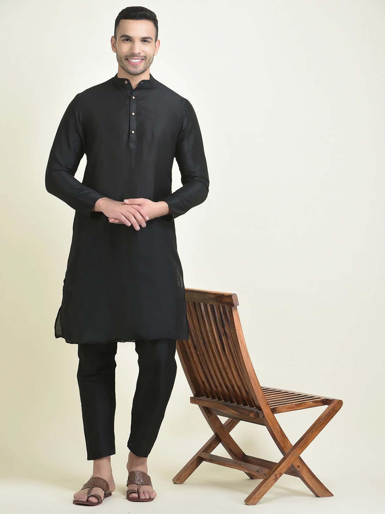 men cotton blend black solid kurta & pyjama (set of 2)