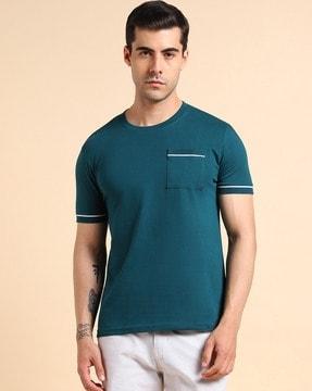 men crew-neck regular fit t-shirt with patch pocket