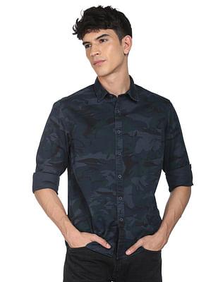 men dark blue twill weave camouflage print casual shirt