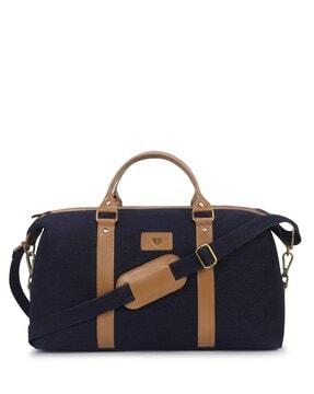 men duffle bag with zip closure