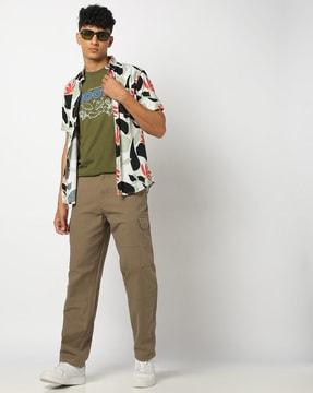 men flat-front relaxed fit cargo pants