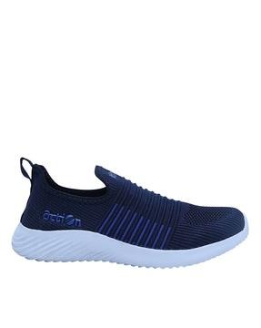 men flat heel slip-on sports shoe